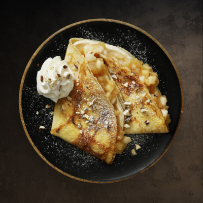 CHEESECAKE WITH APPLES